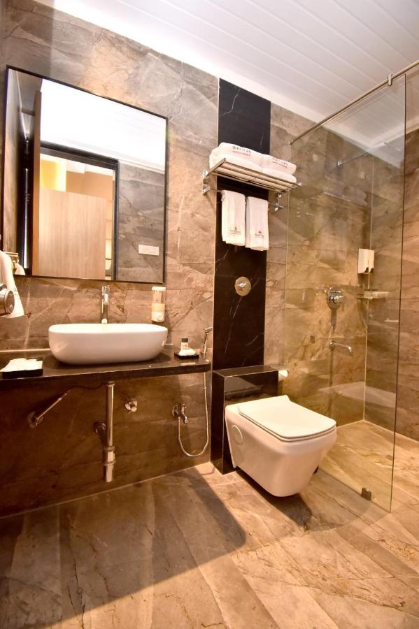 Meritas Aura Resort 로나발라 외부 사진